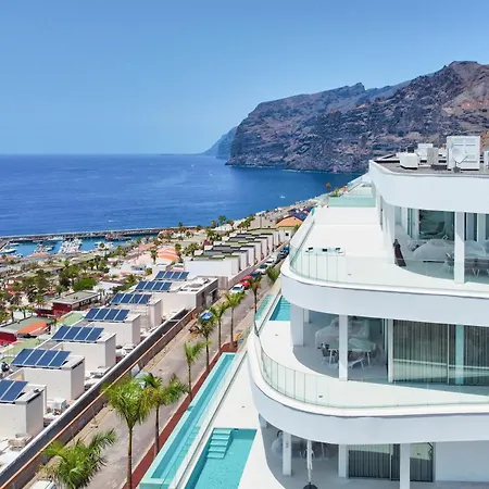 Crystal I Luxury Aparthotel